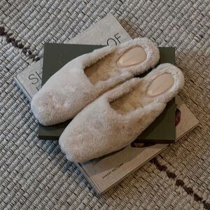 WeWoreWhat Cream Faux Fur Square Toe Slipper in Size 38